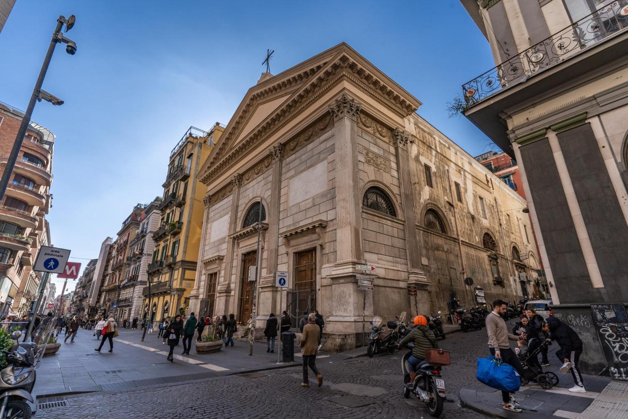 Due Porte A Toledo Naples Extérieur photo
